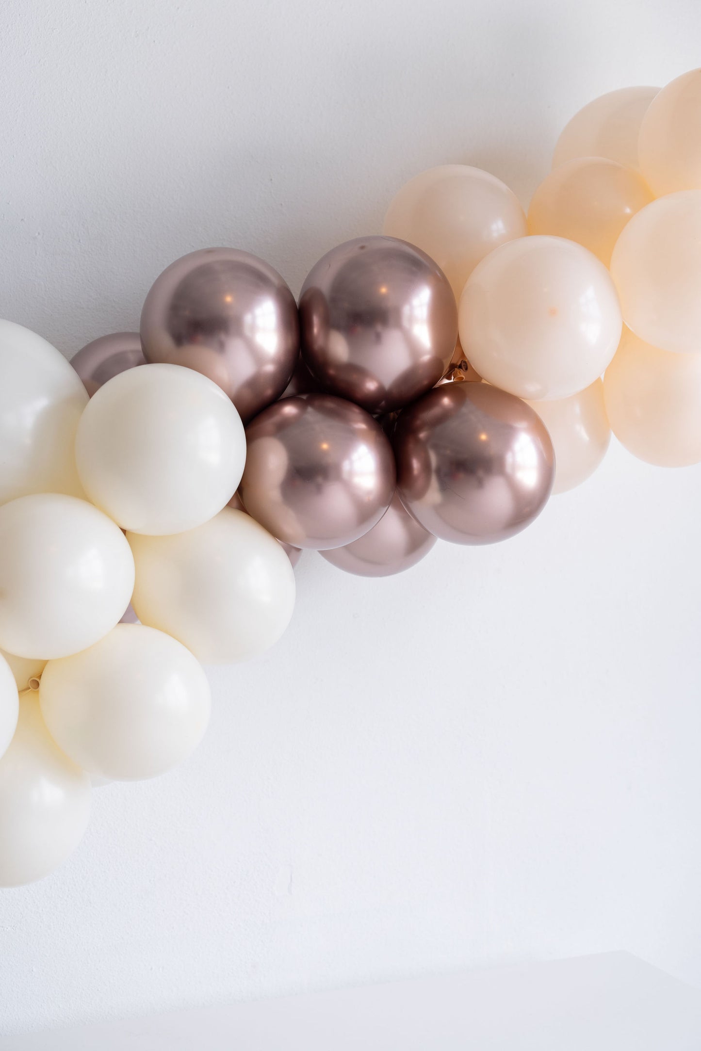 Bold and Bubbly Grab and Go Balloon Garland