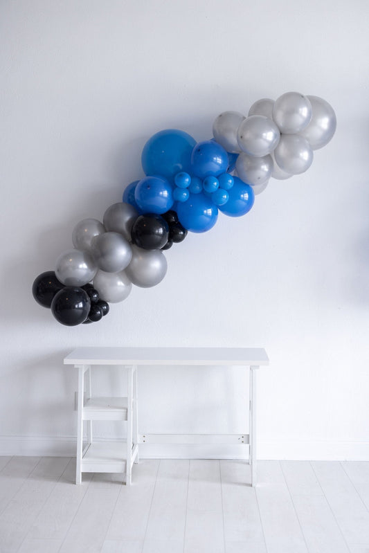 Midnight Majesty Grab and Go Balloon Garland - PaperGeenius