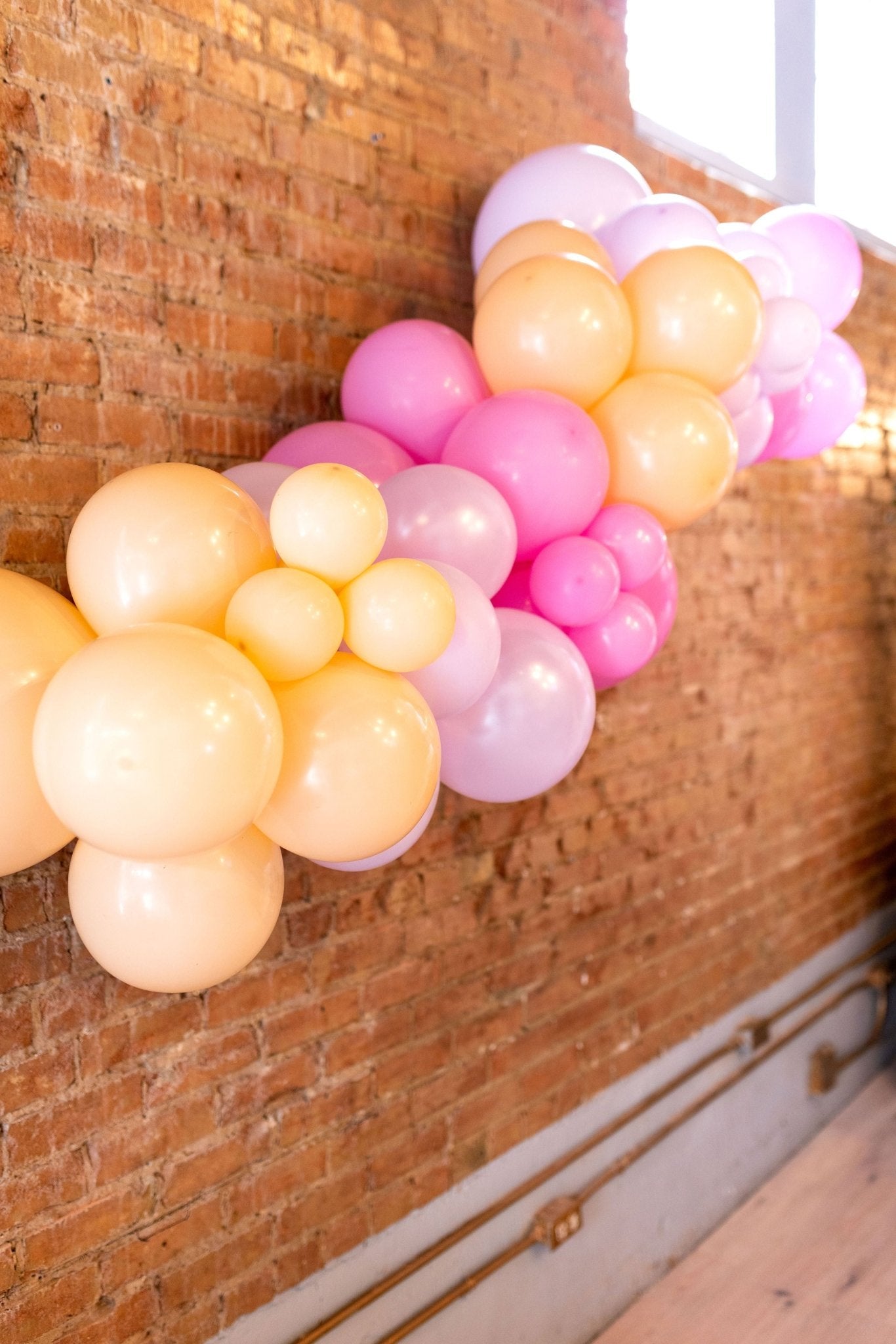 Momma Mia Grab & Go Balloon Garland - PaperGeenius